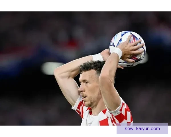 克罗地亚球迷支持球队征战欧国联表现稳健